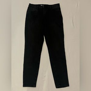 Plain black skinny jeans